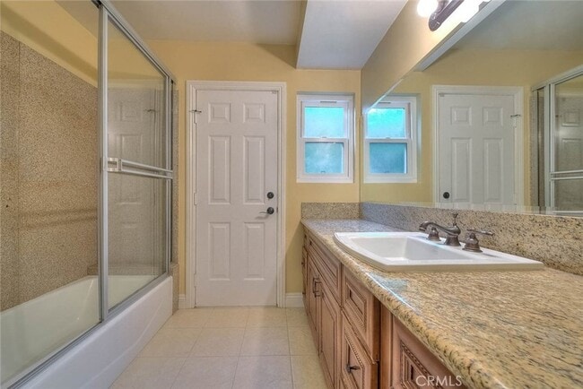 Building Photo - 16612 Park Ln Cir