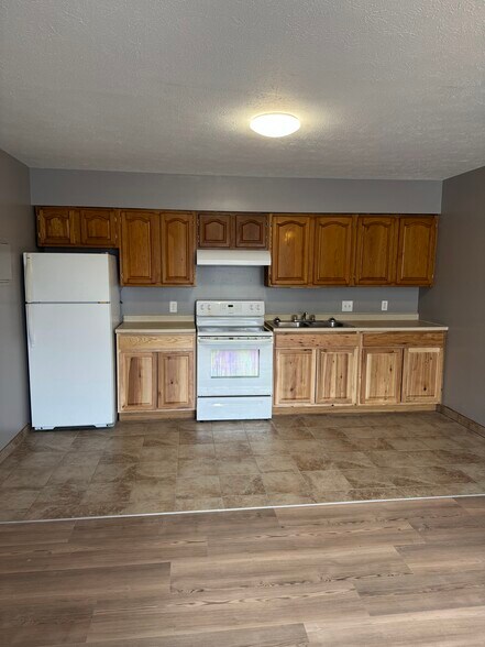 Building Photo - 5084 North Rd