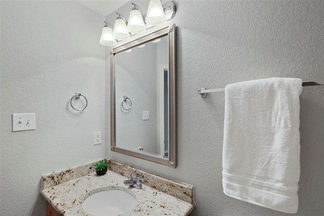 Building Photo - 604 Mozart Way