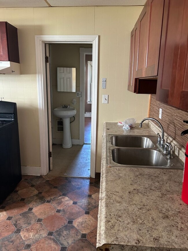 Building Photo - 18 N 11th St