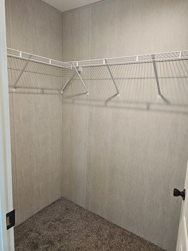 Building Photo - Welcome Home! Spacious 3-Bed, 2-Bath Split Floor Plan on ¾ Acre Lot