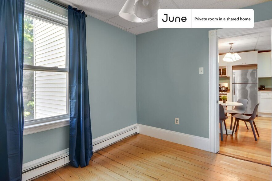 Building Photo - Room in Shared 4 bed/1 bath home in Polish Triangle