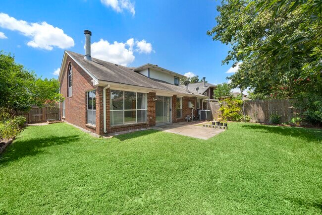 Building Photo - 13938 Plantation Valley Dr