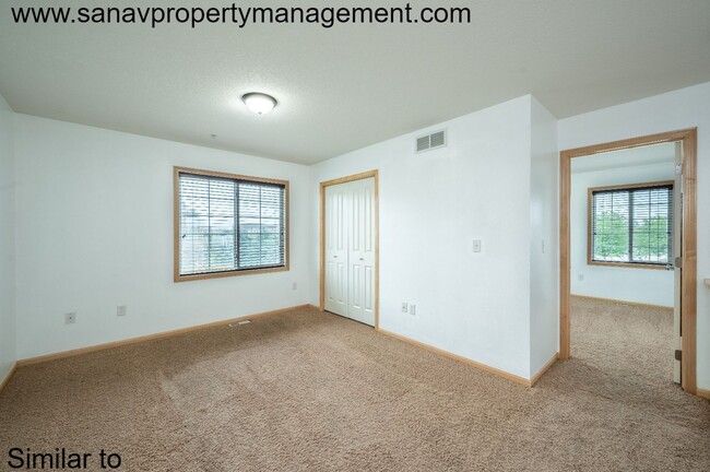 Building Photo - "Charming Family Haven: 2-Bed, 1.5-Bath Home with Versatile Loft in Prime Location"