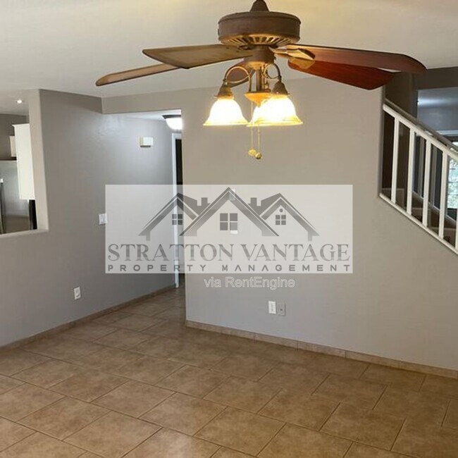 Building Photo - 10646 W Alvarado Rd