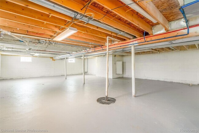 Building Photo - 7841 Haggerty Rd