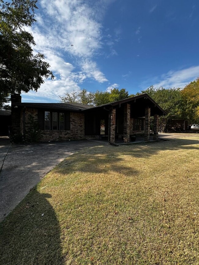 Primary Photo - 2 Bedroom 2 Bath
