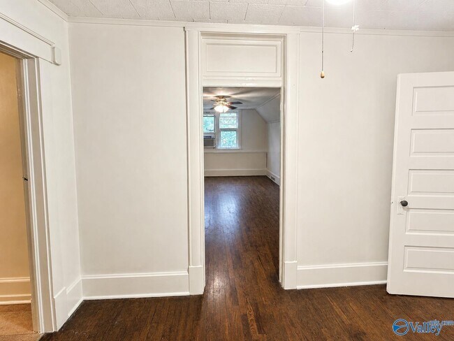 Building Photo - 615 Memorial Dr SW