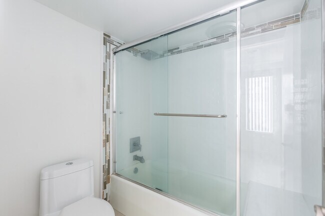 Building Photo - 1738 S Bentley Ave