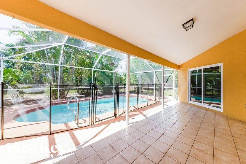 Building Photo - 5065 Hansard Ave