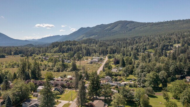 Building Photo - 38244 SE 85th St