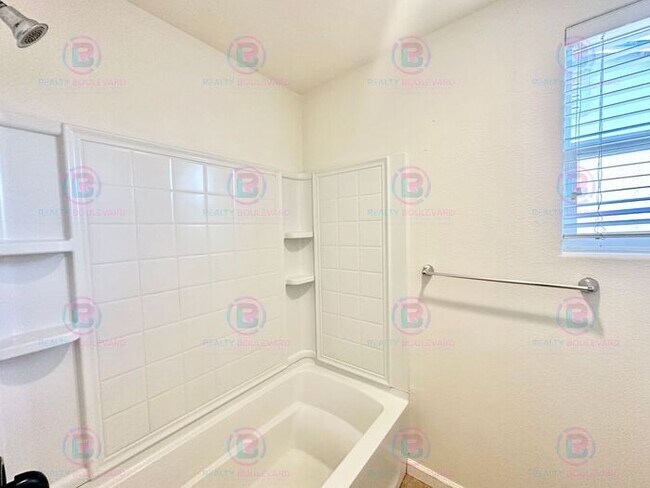 Building Photo - 1/2 Month Free - Look & Lease Same Day!!! Spacious 4-Bedroom 3 Bath, 3 Car Garage Home with Loft,...