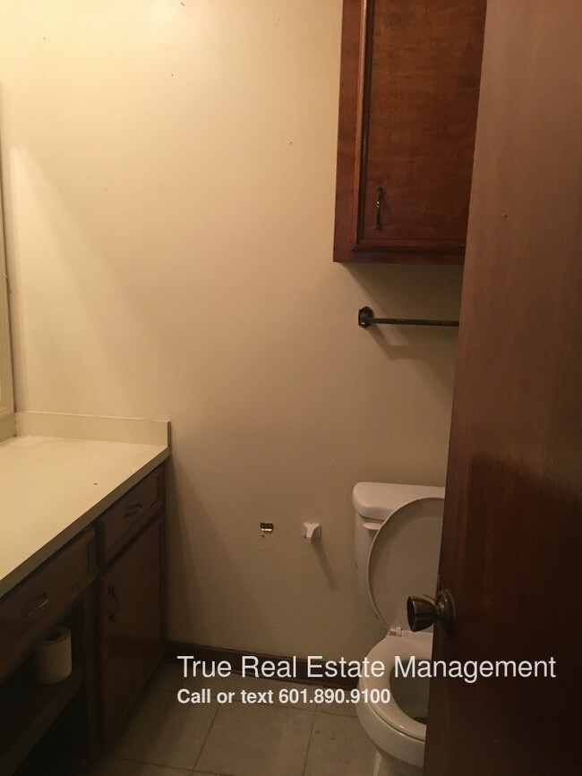 Building Photo - 4827 Cottonwood Ln