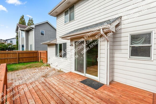 Building Photo - 8912 Highland Oaks Dr