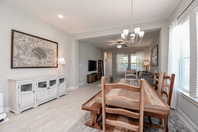 Building Photo - 15002 Bushy Bluestem Ct