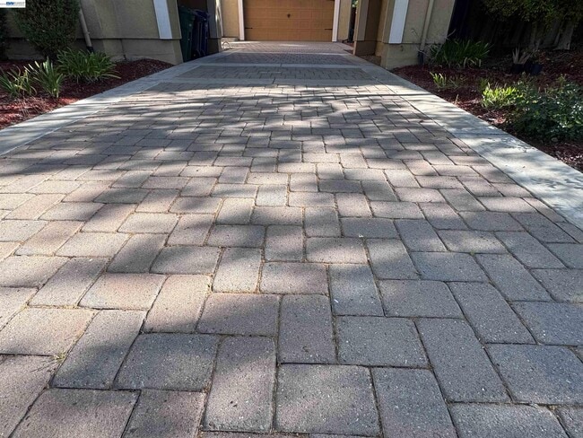 Building Photo - 7875 Kennard Ln