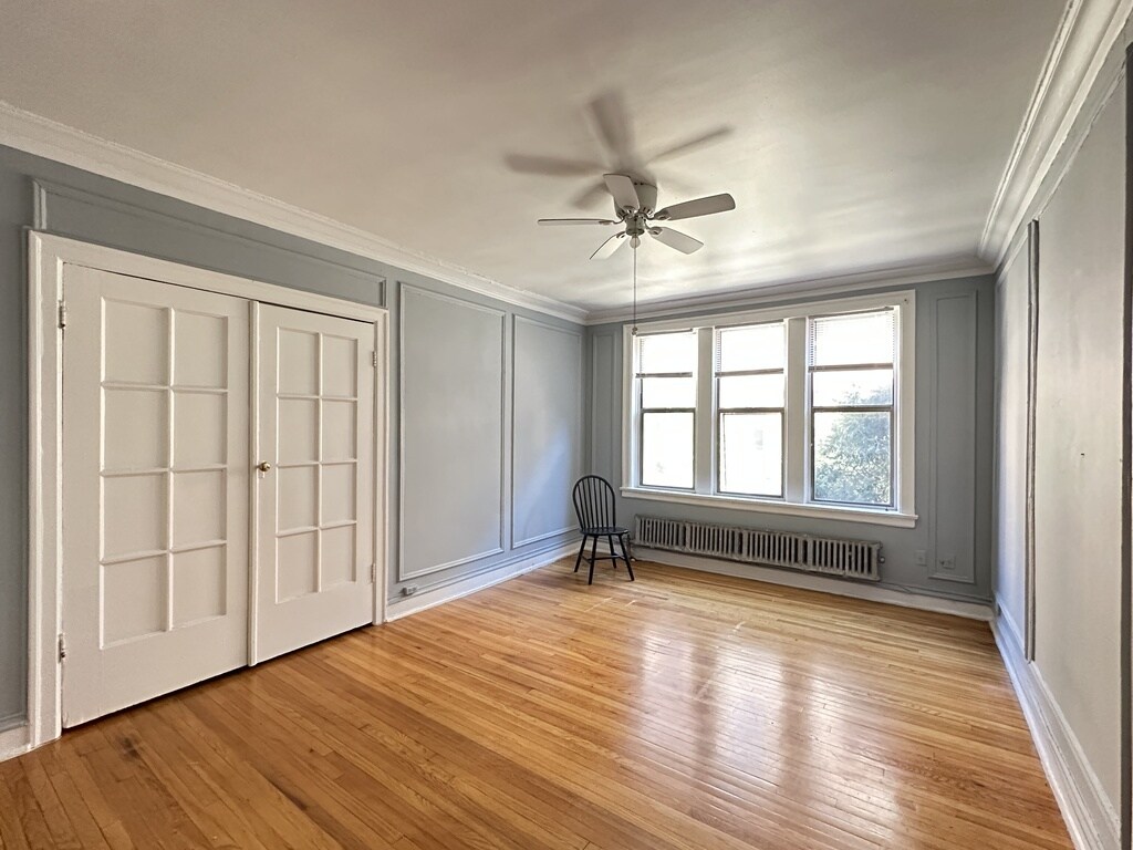 Building Photo - 1369 W Estes Ave