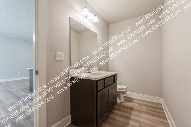 Building Photo - 706 Umbra Pl
