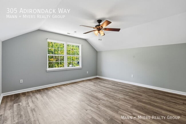 Building Photo - 305 Adirondack Way