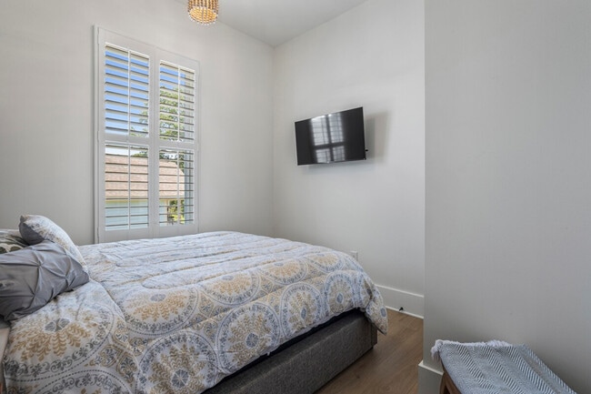 Building Photo - 1472 Georgia Pl