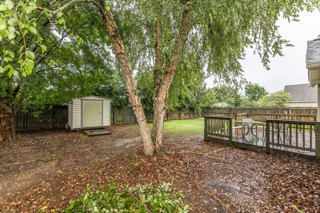 Building Photo - 205 Carver Ct