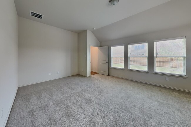 Building Photo - Brand-New Luxury Living in a Prime Fort Worth Location!