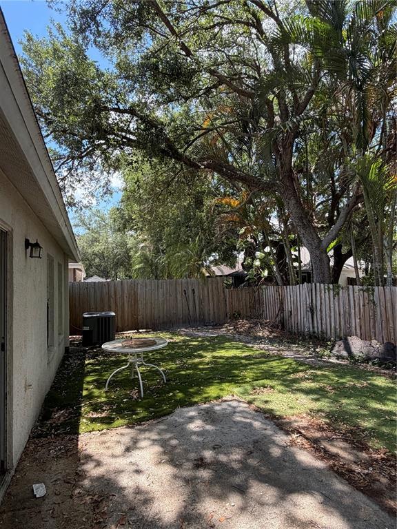 Building Photo - 6623 Summer Haven Dr