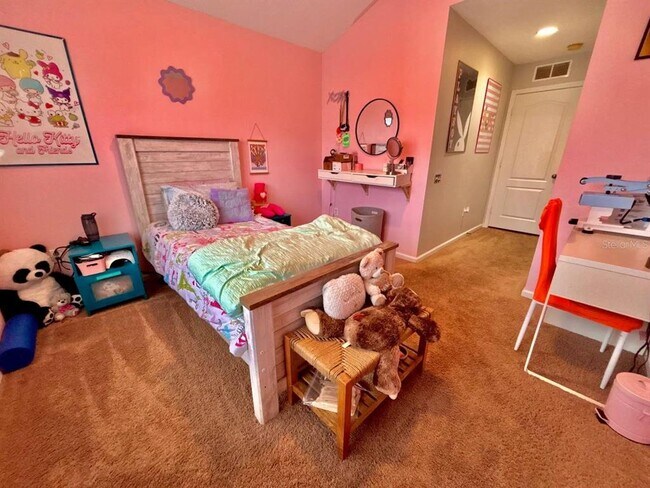 Building Photo - 26618 Castleview Way