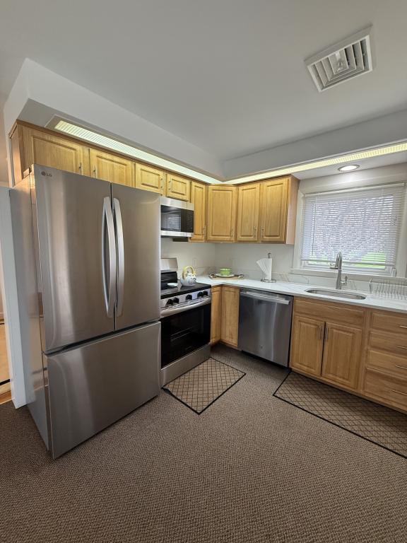 Building Photo - 76 Borden Rd