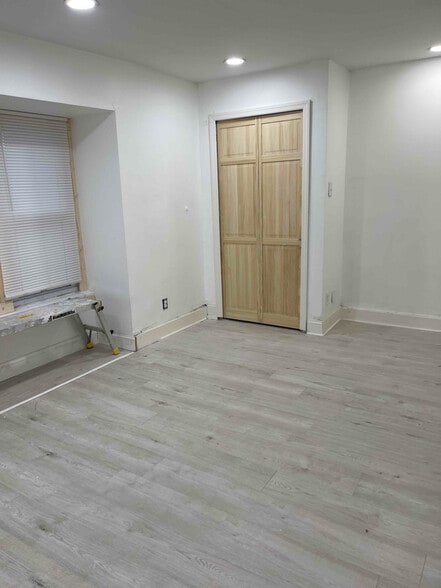 Building Photo - 916 Ridge Ave