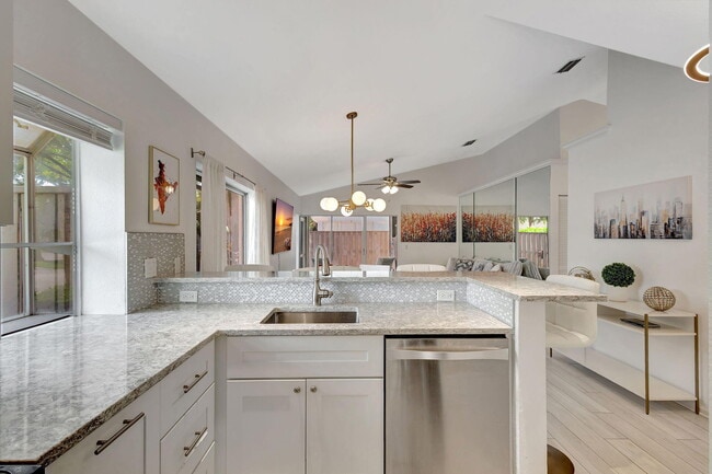 Building Photo - 15 Admirals Ct