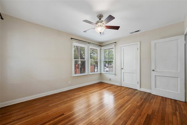 Building Photo - 1008 E 38th 1/2 St