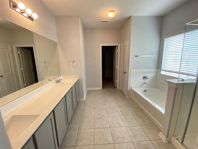 Building Photo - 220 Timber Brook Dr