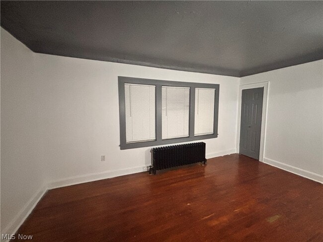 Building Photo - 1340 W 65th St