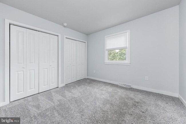 Building Photo - 115 Greenvale Ct