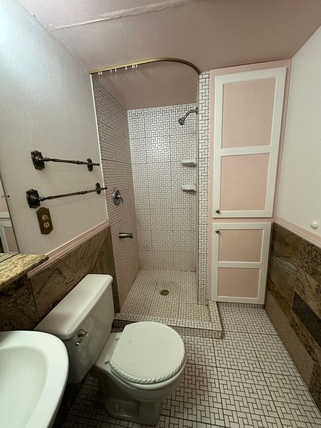 Building Photo - Spacious, three level, 4 Bed 2.5 bath Townhome in Ammon right behind the Walmart on Hitt.