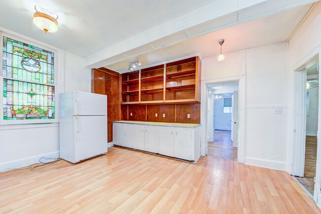 Building Photo - 2218 Arlington Ave