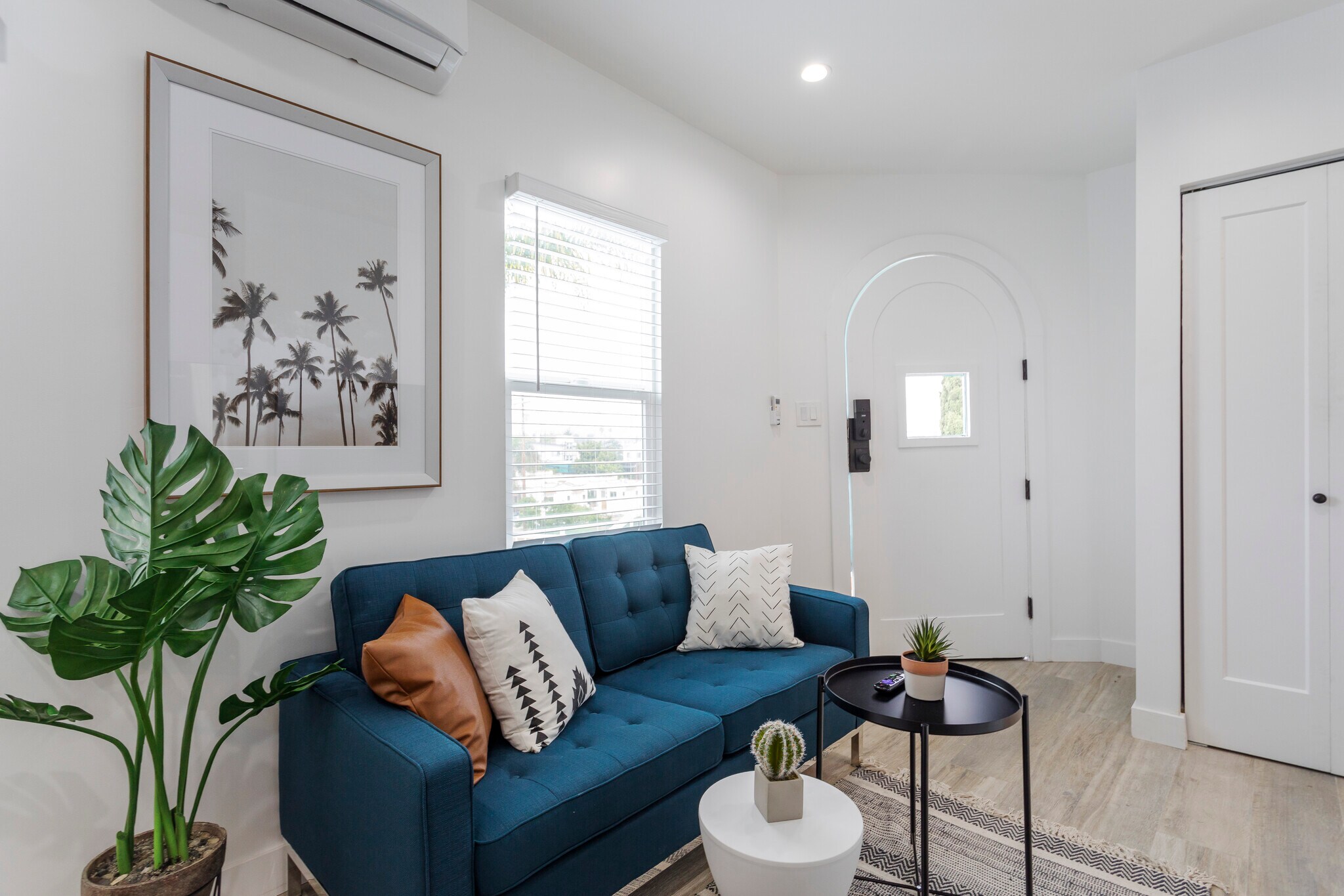 Building Photo - 329 N Alexandria Ave