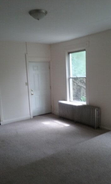 Building Photo - 2230 Ravine St