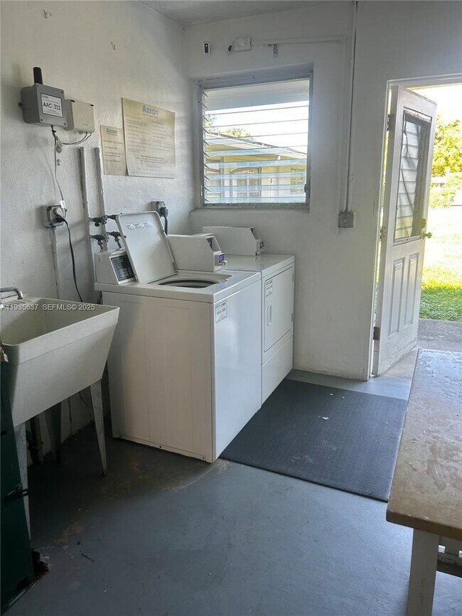 Building Photo - 2230 Jackson St