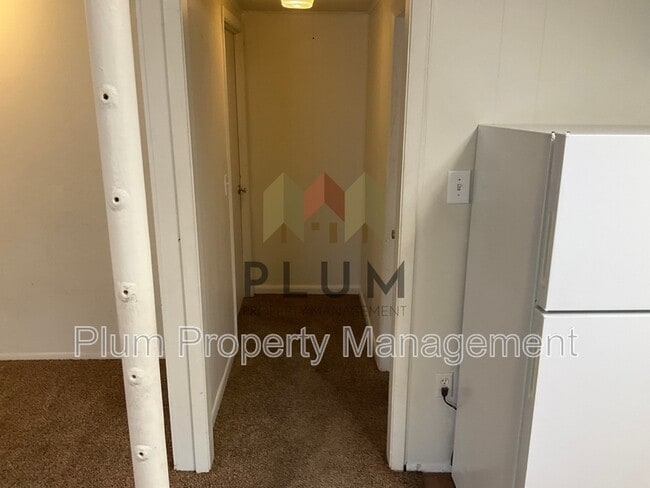 Building Photo - 3915 MT-200