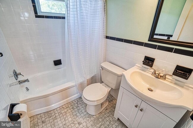 Building Photo - 2818 Iverson St