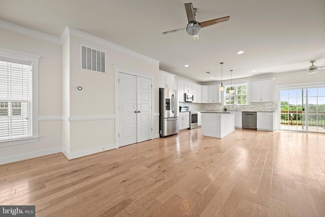 Building Photo - 212 Upper Brook Terrace
