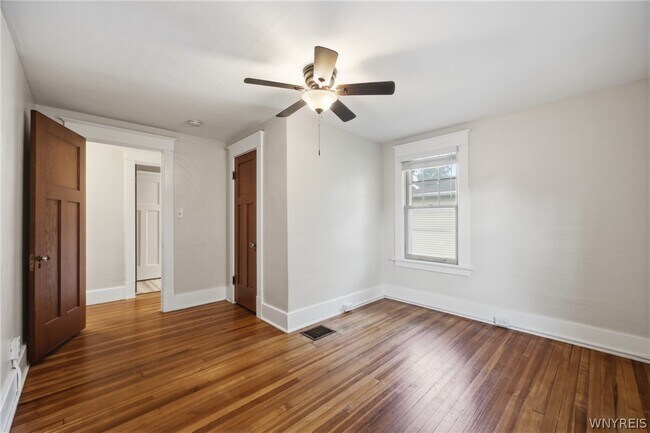 Building Photo - 259 California Dr