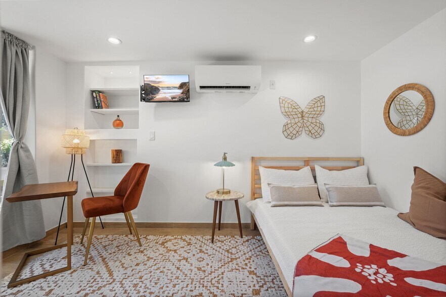 Building Photo - 2258 Helios Dr