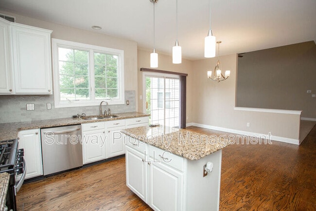 Building Photo - 7 Amaryllis Ln