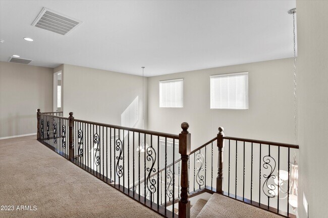 Building Photo - 3842 E Cat Balue Dr