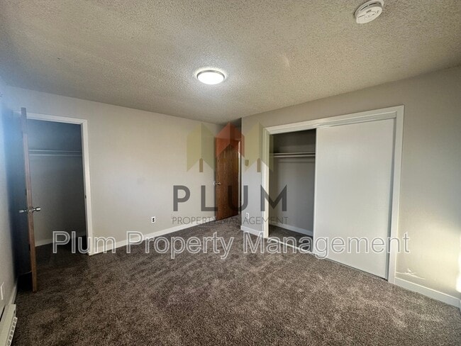 Building Photo - 809 Bulwer St