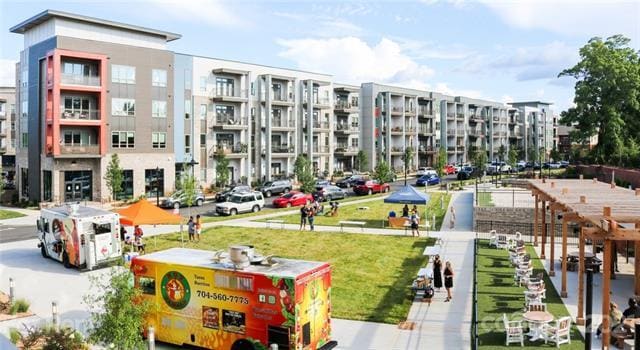 Building Photo - 1310 Iris Dr