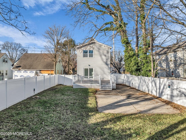 Building Photo - 253 South St